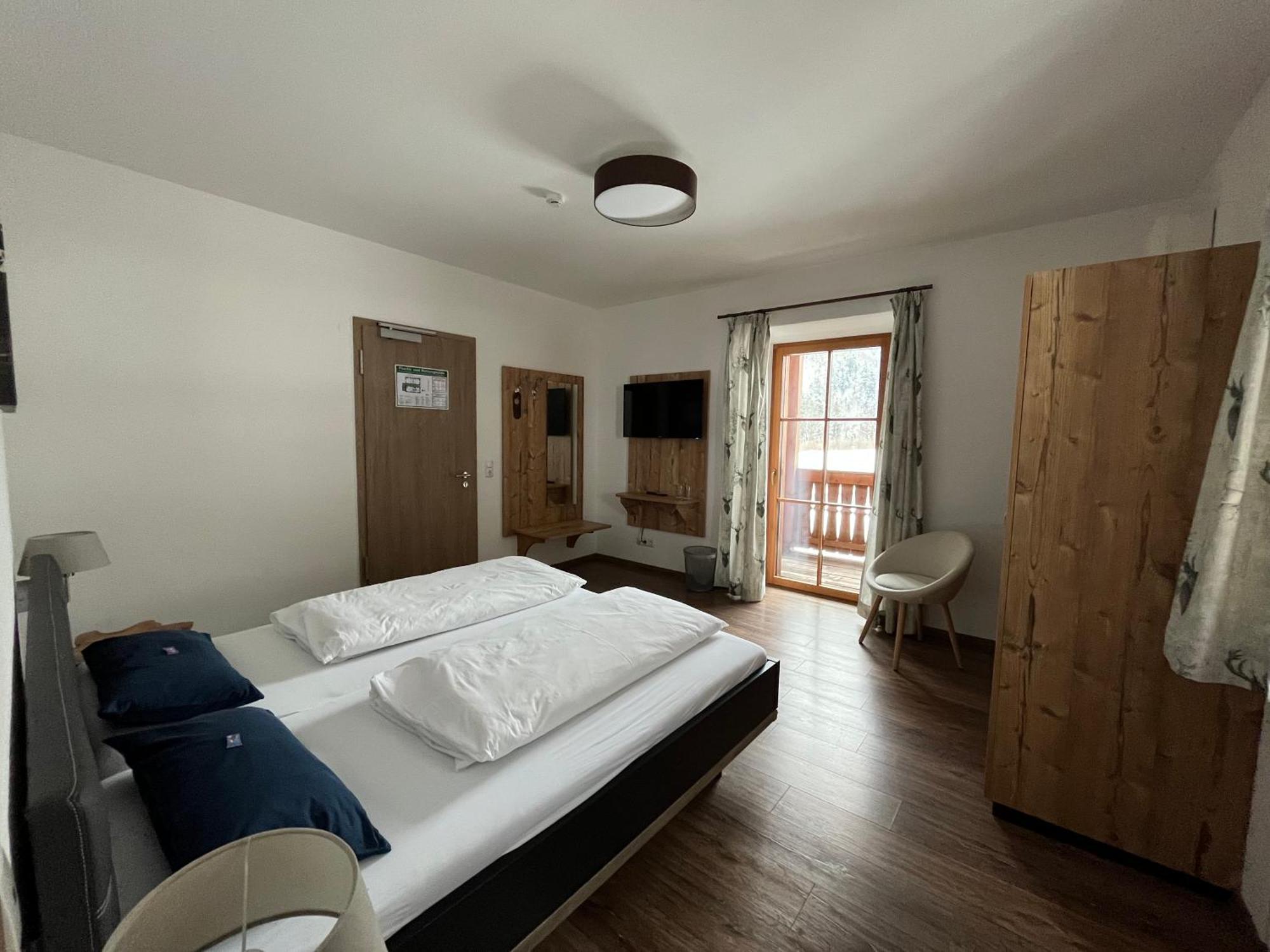Wurznwirt Hotel Шнайцелройт Екстериор снимка
