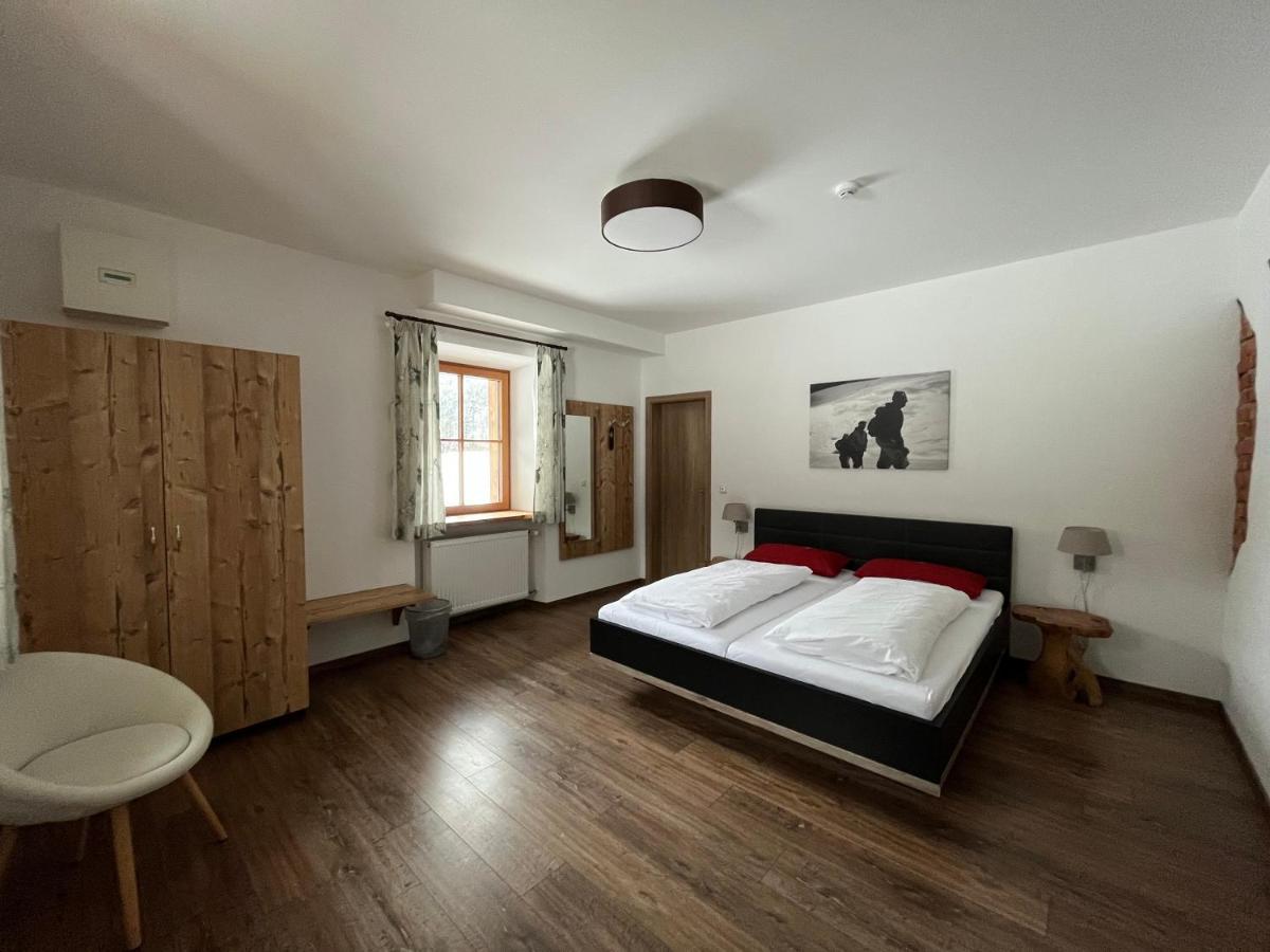 Wurznwirt Hotel Шнайцелройт Екстериор снимка