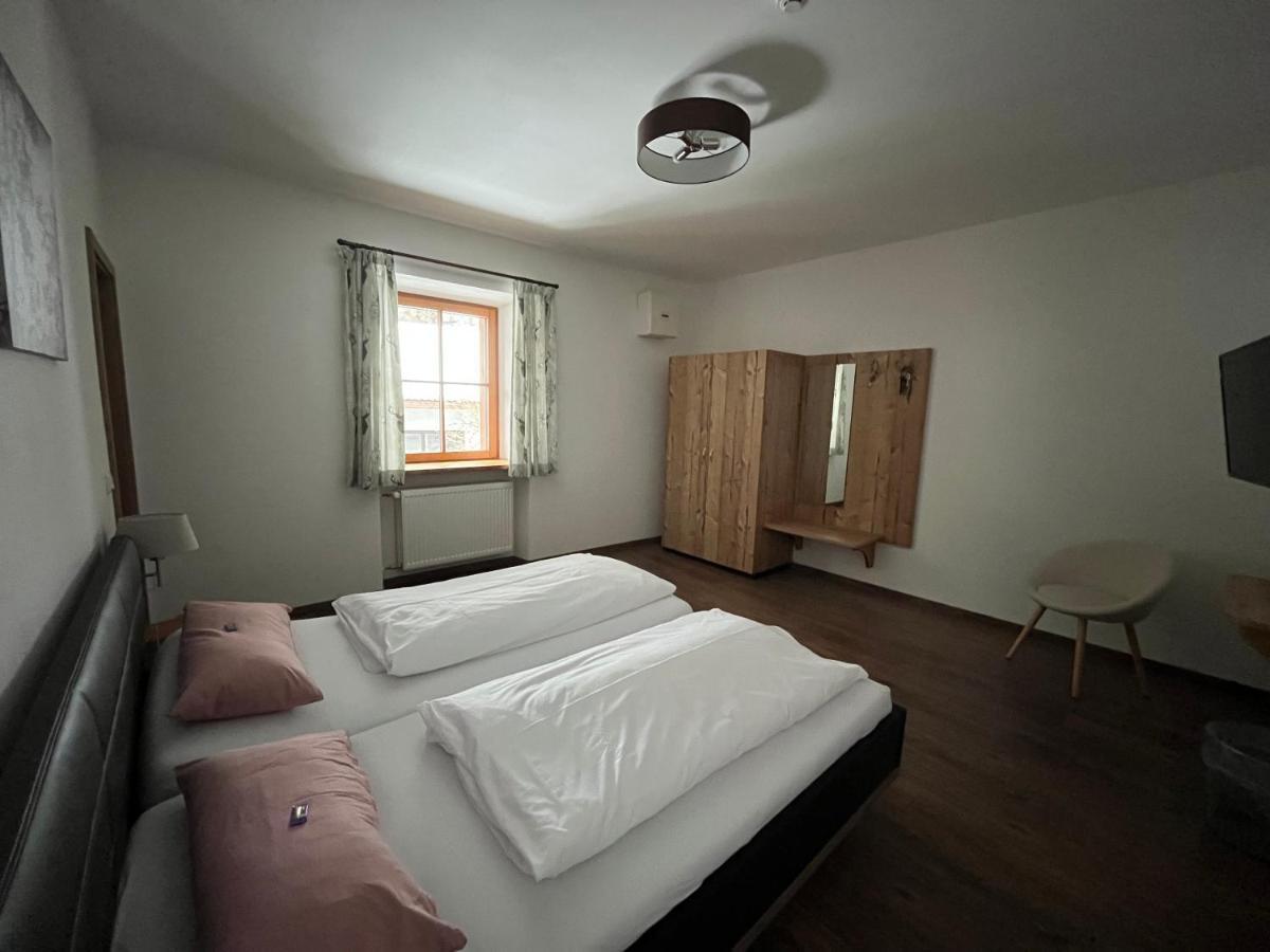 Wurznwirt Hotel Шнайцелройт Екстериор снимка